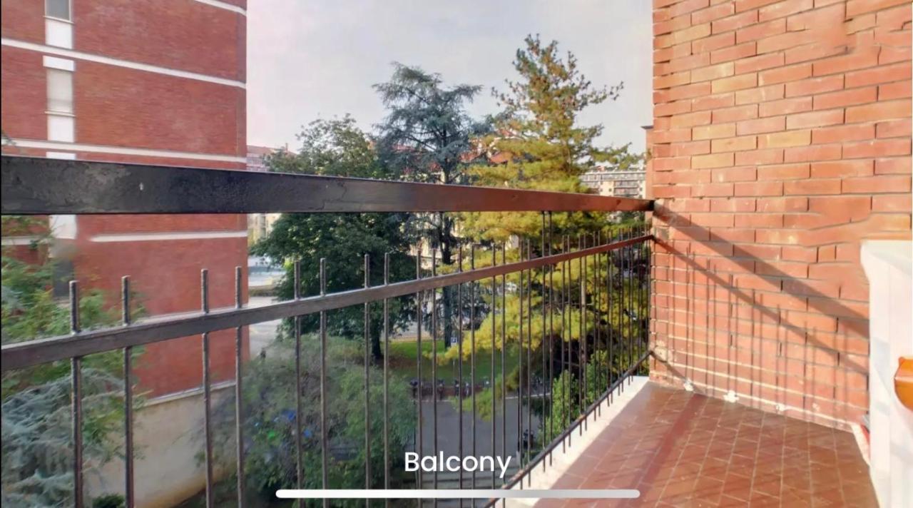 Metro Famagosta - Luminoso Appartamento Con Balcone Free Wifi & Parking Milaan Buitenkant foto